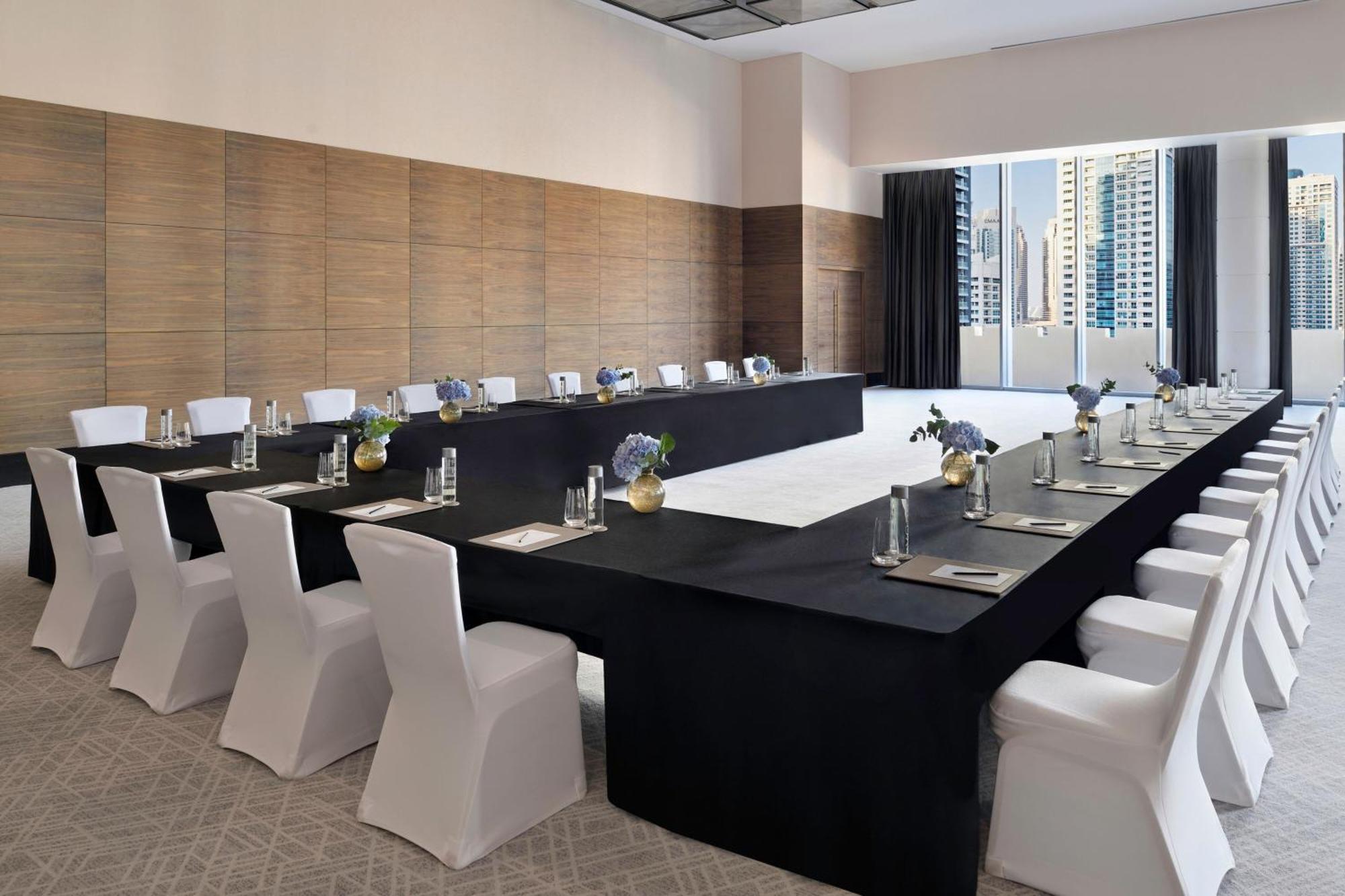 Отель Jw Marriott Marina 5*